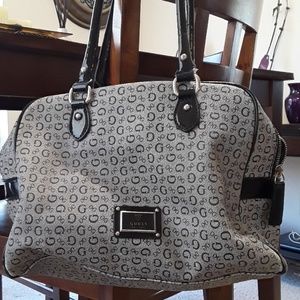 GUESS PURSE